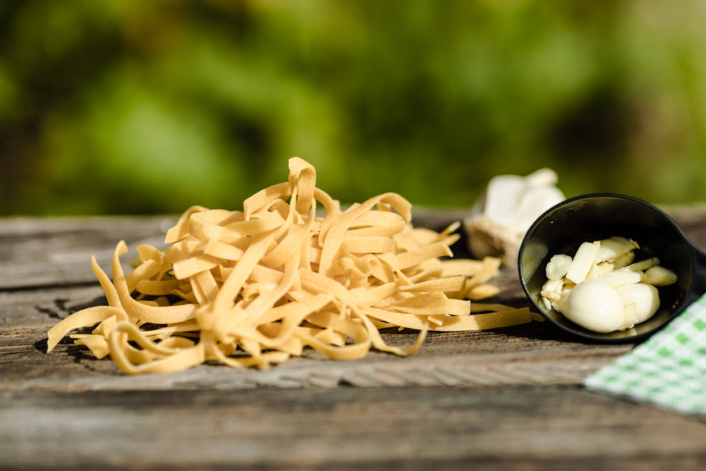 Rezeptierte, hausgemachte 6-Eier Knoblauch-Nudeln von der Werkovits Nudelmanufaktur